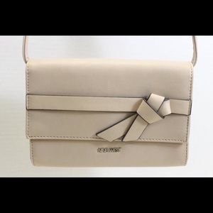Nine West Champagne crossbody with bow NWOT